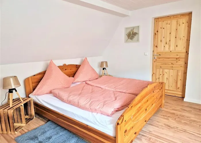 Modernes Charlie - Naehe Halle, 4 *