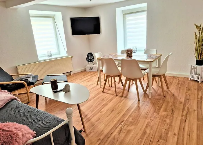 Modernes Charlie - Naehe Halle, 4 *